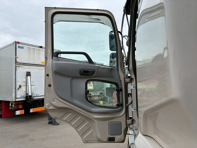 2099 2PG-CW5AL  ★車検付！令和9年2月迄★ワンオーナー！★ ◆6×4！3軸2デフ◆永久磁石式リターダ！◆  ◎カスタム仕様！◎新明和製・額縁アオリ！◎　成約！島根県（62枚目）