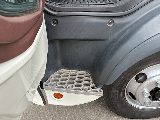 2100 2PG-FD2ABG ☆★ハイルーフ!★後輪エアサス!★☆ ◆6200×フルワイド!◆内高:242cm!◆ ◎2.7トン積載!◎240馬力!◎6速MT!◎ 成約! 神奈川県(63枚目)