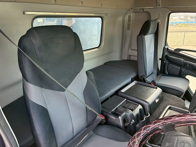 K-2162 LKG-FS1EKAA ☆★車検付!令和8年11月迄★Lゲート!★☆ ◆3軸2デフ!◆リーフサスペンション!◆ ◎エンジンリターダ!◎8トン積載!◎ 祝!ご成約★ 香川県(62枚目)