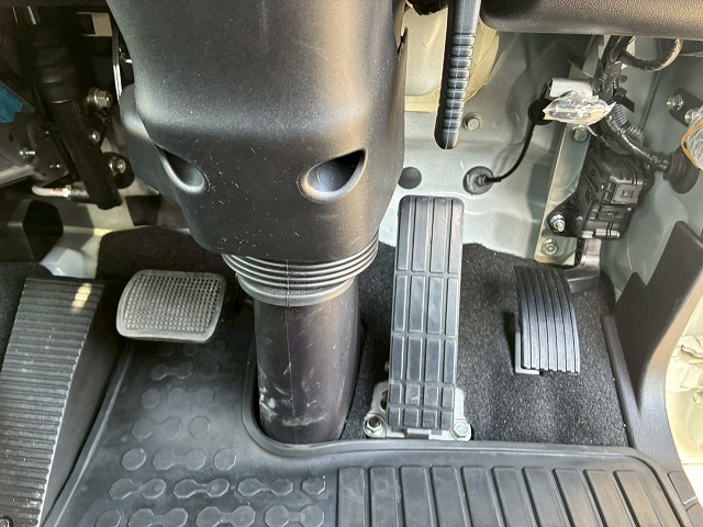 K-2148 2KG-FK62FZ 保証対象車両 R5 三菱ふそう 増トンファイター 4段セルフクレーン フルキャブ/ベッド付き 古河ユニック UNIC ラジコン フックイン ハイジャッキ ロングジャッキ アルミブロック 240馬力 6速 MT マニュアル 7.5t 14t 中型 大型 回送車 重機運搬車(64枚目)