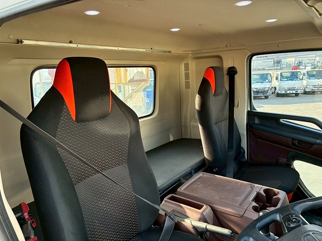 K2107 2KG-FD2ABA 保証対象車両 車検付 令和8年11月迄 H29 日野 レンジャー 4段クレーン ワンオーナー フルキャブ/ベッド付き 古河ユニック UNIC ラジコン フックイン 角足アウトリガー 6速 MT マニュアル 4t 8t 中型 カーゴクレーン（67枚目）