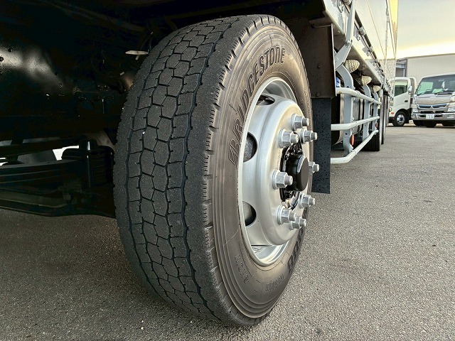 2174 QPG-FW1EXEG  H29 日野 プロフィア アルミウイング ハイルーフ 8×4 4軸低床2デフ 後輪エアサス 永久磁石式リターダ 背高 380馬力 E13C プロシフト AT セミオートマ 10t 25t 大型 バン 箱車（63枚目）