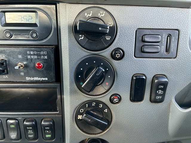 2159 QKG-FK72FZ 保証対象車両 車検付 令和8年12月迄 H27 三菱ふそう 増トンファイター コンクリートミキサー車 新明和工業 6.3立米 ショートキャブ/ベッドレス 240馬力 6速 MT マニュアル 8トン積載 8t 15t 中型 増トン コンクリ作業車(65枚目)