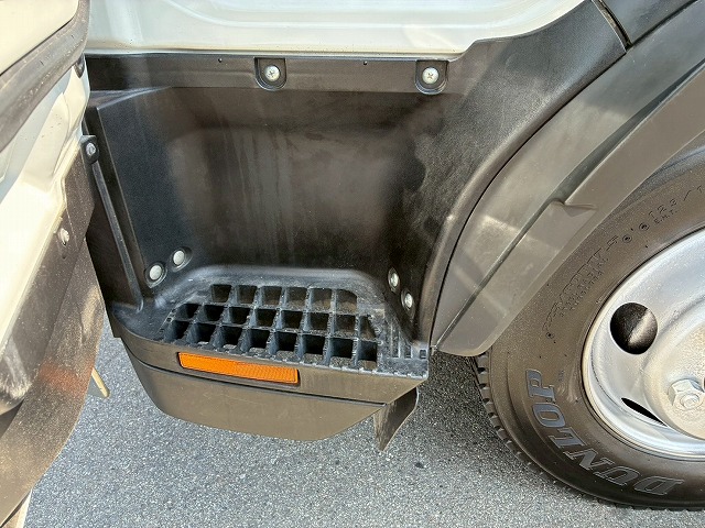 2179 TKG-FRR90T2  車検付 令和8年10月迄 H27 いすゞ フォワード アルミウイング フルキャブ/ベッド付き 6200 フルワイド 後輪エアサス 日本フルハーフ 240馬力 6速マニュアル MT 4t 8t 中型 バン 箱車（66枚目）