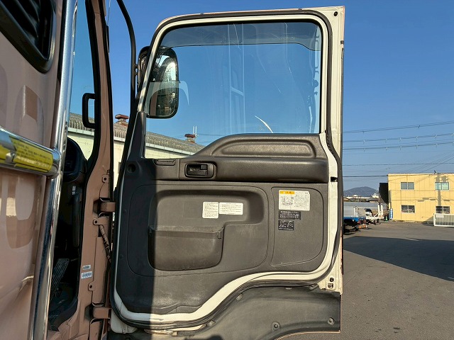 2119 8.7立米 電動ホッパー 330馬力 7速MT コンクリ作業車　☆雨天のなかご成約いただきました☆　東京都（66枚目）