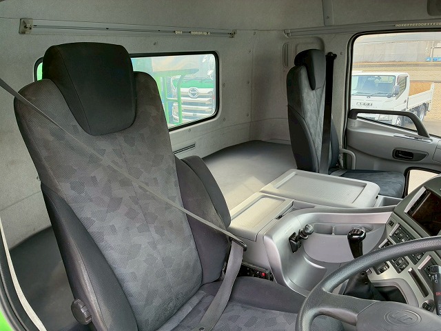 K-2128 QPG-CD5ZA  車検付 令和8年11月迄 H27 UDトラックス クオン 4段クレーン ラジコン フックイン TADANO タダノ 永久磁石式リターダ 7速 MT マニュアル 10t 25t 大型 ユニック車 カーゴクレーン（67枚目）