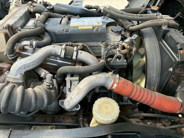 2179 TKG-FRR90T2  車検付 令和8年10月迄 H27 いすゞ フォワード アルミウイング フルキャブ/ベッド付き 6200 フルワイド 後輪エアサス 日本フルハーフ 240馬力 6速マニュアル MT 4t 8t 中型 バン 箱車（67枚目）