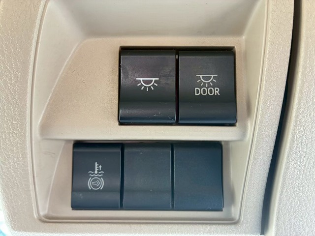 K-2117 2KG-FE2ABA  保証対象車両 H30 日野 増トンレンジャー 4段クレーン ワンオーナー フルキャブ/ベッド付き 古河ユニック UNIC 2.93t ラジコン フックイン 角足アウトリガー ジャッキ 240馬力 6速 MT マニュアル 7t 8t 14t 中型 大型 カーゴクレーン（69枚目）