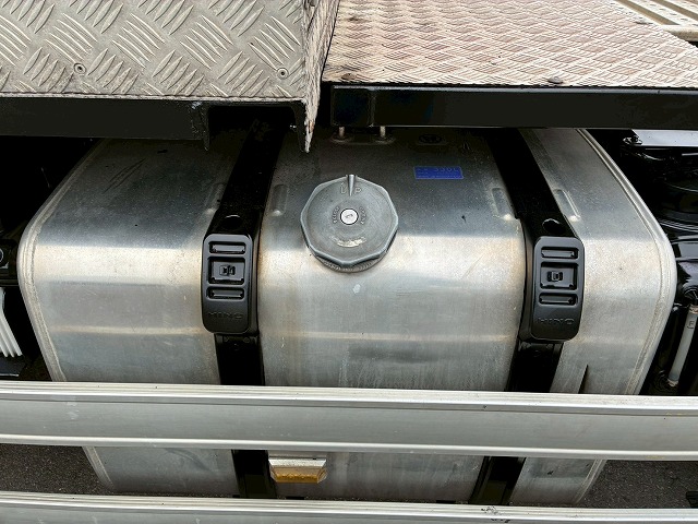 K-2111 2DG-SS1EKGG  検切れナンバー付き H30 日野 プロフィア トラクターヘッド ワンオーナー ハイルーフ 6×4 3軸2デフ 後輪エアサス 永久磁石式リターダ 450馬力 7速MT マニュアル 10t 53t 大型 牽引 2デフヘッド ダブルデフ（68枚目）