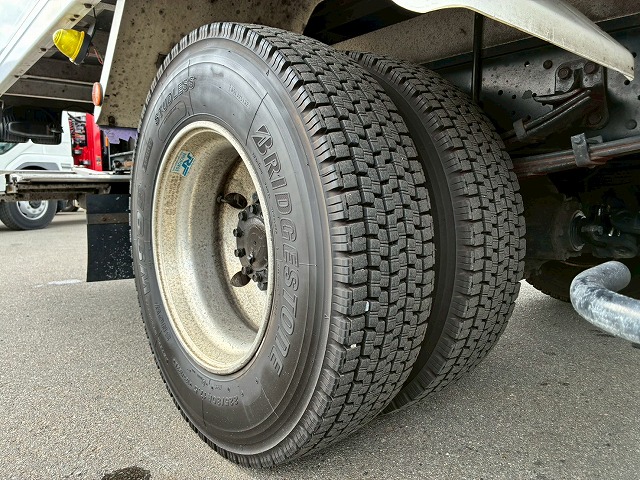 2149 TKG-FRR90S2 H26 いすゞ フォワード 冷蔵冷凍車 格納式パワーゲート フルキャブ/ベッド付き 東プレ -30℃低温設定 格納式パワーゲート PG 左サイド扉 6速 MT マニュアル 4t 8t 中型 冷凍バン 箱車(69枚目)