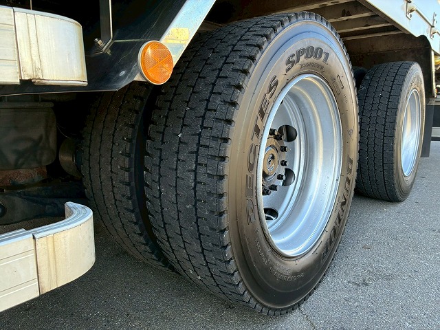 2122 2PG-CG5CA  H29 UDトラックス クオン アルミウイング ハイルーフ 8×4 4軸低床2デフ 後輪エアサス 日本トレクス エスコットⅥ AT 390馬力 10t 25t 大型 バン 箱車（68枚目）