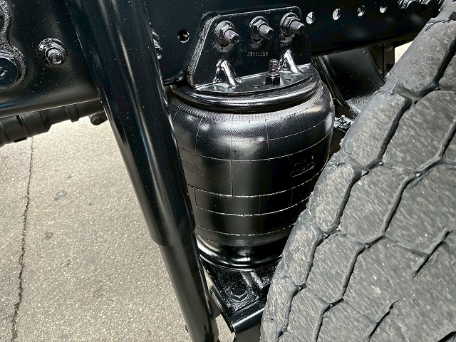 K-2111 2DG-SS1EKGG  検切れナンバー付き H30 日野 プロフィア トラクターヘッド ワンオーナー ハイルーフ 6×4 3軸2デフ 後輪エアサス 永久磁石式リターダ 450馬力 7速MT マニュアル 10t 53t 大型 牽引 2デフヘッド ダブルデフ（69枚目）