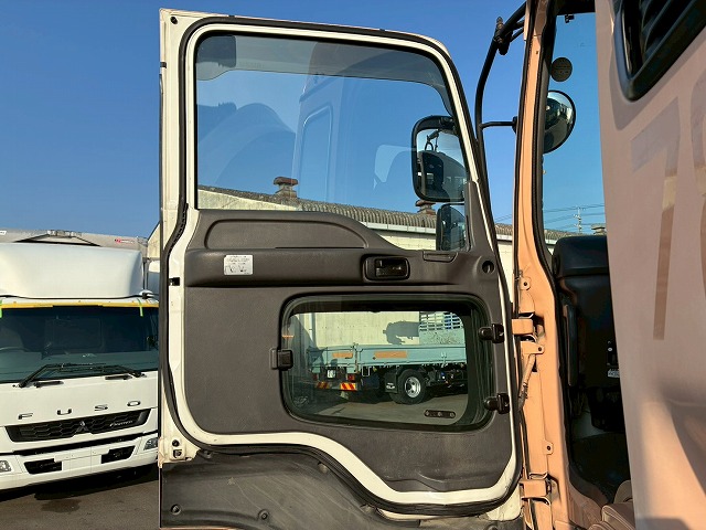 2119 8.7立米 電動ホッパー 330馬力 7速MT コンクリ作業車　☆雨天のなかご成約いただきました☆　東京都（69枚目）