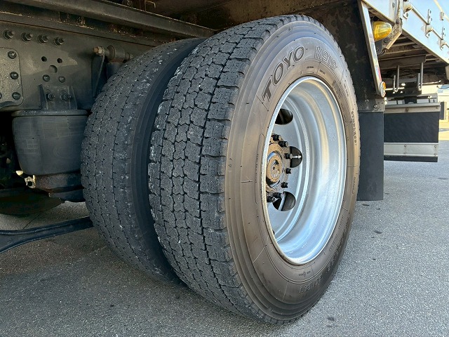 2122 2PG-CG5CA  H29 UDトラックス クオン アルミウイング ハイルーフ 8×4 4軸低床2デフ 後輪エアサス 日本トレクス エスコットⅥ AT 390馬力 10t 25t 大型 バン 箱車（69枚目）