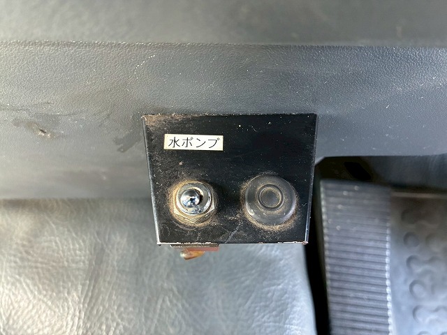 2159 QKG-FK72FZ 保証対象車両 車検付 令和8年12月迄 H27 三菱ふそう 増トンファイター コンクリートミキサー車 新明和工業 6.3立米 ショートキャブ/ベッドレス 240馬力 6速 MT マニュアル 8トン積載 8t 15t 中型 増トン コンクリ作業車(69枚目)