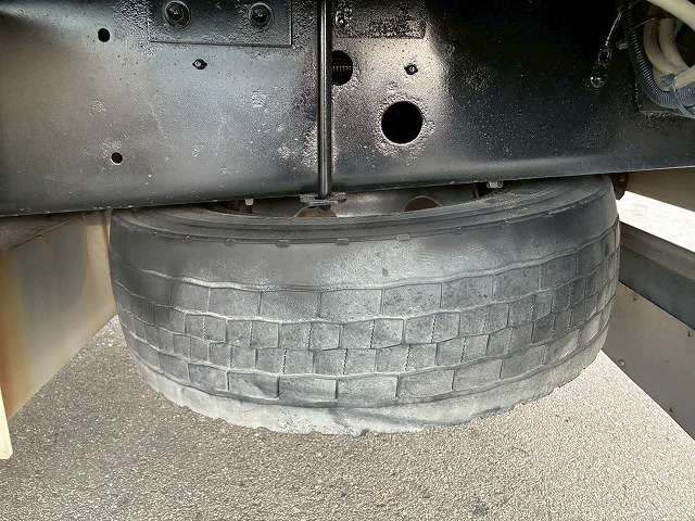 2174 QPG-FW1EXEG  H29 日野 プロフィア アルミウイング ハイルーフ 8×4 4軸低床2デフ 後輪エアサス 永久磁石式リターダ 背高 380馬力 E13C プロシフト AT セミオートマ 10t 25t 大型 バン 箱車（68枚目）