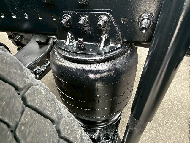 K-2111 2DG-SS1EKGG  検切れナンバー付き H30 日野 プロフィア トラクターヘッド ワンオーナー ハイルーフ 6×4 3軸2デフ 後輪エアサス 永久磁石式リターダ 450馬力 7速MT マニュアル 10t 53t 大型 牽引 2デフヘッド ダブルデフ（70枚目）