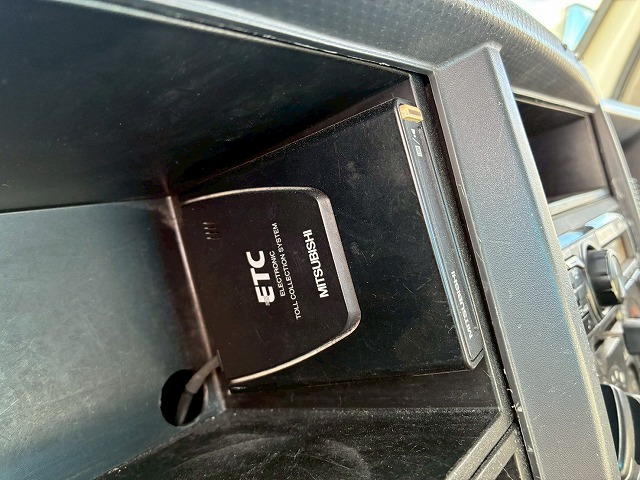 2065 BKG-NKR85N  ☆★車検付！★3トン積載！★☆ ◆KYB製・2.5立米！◆電動ホッパー！◆  ◎6速マニュアル！◎150馬力ターボ！◎　ご成約★　香川県（67枚目）