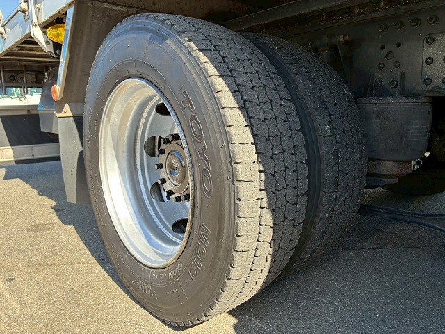 2122 2PG-CG5CA  H29 UDトラックス クオン アルミウイング ハイルーフ 8×4 4軸低床2デフ 後輪エアサス 日本トレクス エスコットⅥ AT 390馬力 10t 25t 大型 バン 箱車（70枚目）