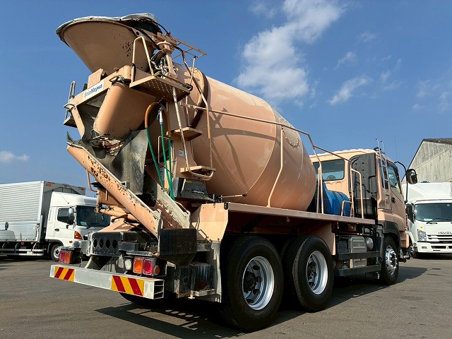 2119 8.7立米 電動ホッパー 330馬力 7速MT コンクリ作業車　☆雨天のなかご成約いただきました☆　東京都（8枚目）