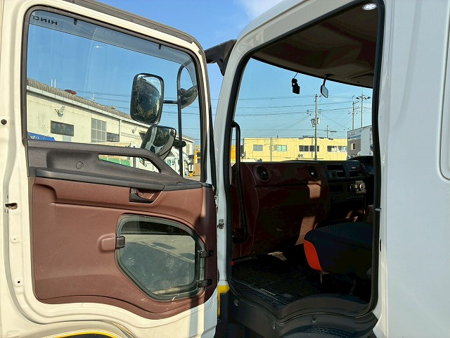 K2107 2KG-FD2ABA 保証対象車両 車検付 令和8年11月迄 H29 日野 レンジャー 4段クレーン ワンオーナー フルキャブ/ベッド付き 古河ユニック UNIC ラジコン フックイン 角足アウトリガー 6速 MT マニュアル 4t 8t 中型 カーゴクレーン（74枚目）