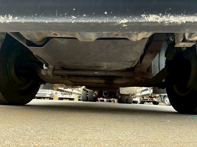 2071 QKG-CD5ZA  H26 UDトラックス クオン アルミウイング 6×2 3軸1デフ 後輪エアサス 日本フルハーフ ラッシング スタンション 380馬力 エスコット AT 10t 25t 大型 バン 箱車（73枚目）