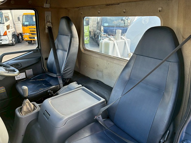 2159 QKG-FK72FZ 保証対象車両 車検付 令和8年12月迄 H27 三菱ふそう 増トンファイター コンクリートミキサー車 新明和工業 6.3立米 ショートキャブ/ベッドレス 240馬力 6速 MT マニュアル 8トン積載 8t 15t 中型 増トン コンクリ作業車(71枚目)