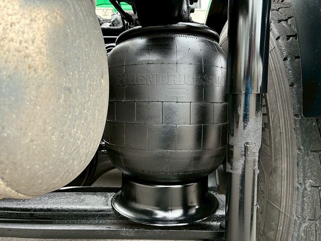 K-2111 2DG-SS1EKGG  検切れナンバー付き H30 日野 プロフィア トラクターヘッド ワンオーナー ハイルーフ 6×4 3軸2デフ 後輪エアサス 永久磁石式リターダ 450馬力 7速MT マニュアル 10t 53t 大型 牽引 2デフヘッド ダブルデフ（72枚目）