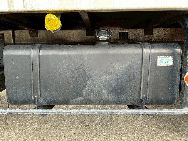 2149 TKG-FRR90S2 H26 いすゞ フォワード 冷蔵冷凍車 格納式パワーゲート フルキャブ/ベッド付き 東プレ -30℃低温設定 格納式パワーゲート PG 左サイド扉 6速 MT マニュアル 4t 8t 中型 冷凍バン 箱車(73枚目)