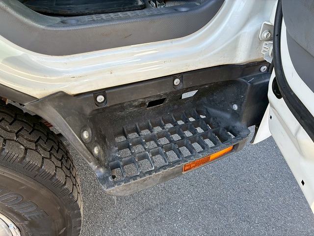 2133 2RG-NMR88R 保証対象車両 R3 いすゞ エルフ 4段クレーン ハイキャブ ショート 10尺ボディ 3トン積載 古河ユニック UNIC ラジコン フックイン 150馬力 6速 MT マニュアル 3t 7t 小型 ユニック車 カーゴクレーン(73枚目)