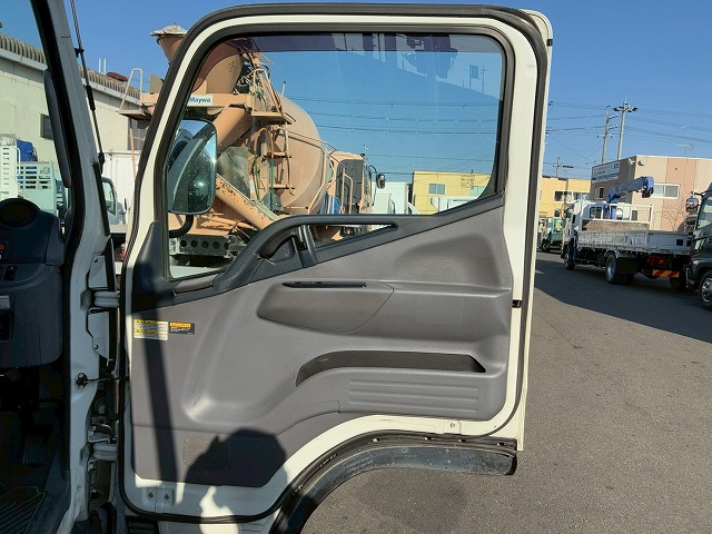 2170 TKG-FEB80 H26 三菱ふそう キャンター 4段クレーン 古河ユニック UNIC ワイド 超ロング ラジコン フックイン 175馬力 5速 MT マニュアル 3.5t 7.5t 小型 カーゴクレーン(70枚目)