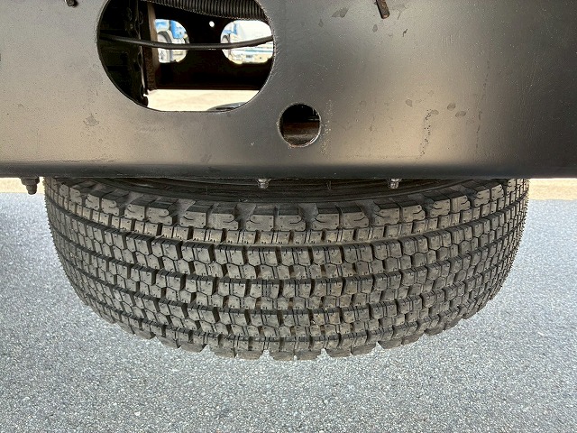 2179 TKG-FRR90T2  車検付 令和8年10月迄 H27 いすゞ フォワード アルミウイング フルキャブ/ベッド付き 6200 フルワイド 後輪エアサス 日本フルハーフ 240馬力 6速マニュアル MT 4t 8t 中型 バン 箱車（73枚目）