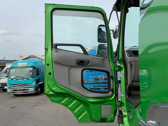 K-2128 QPG-CD5ZA  車検付 令和8年11月迄 H27 UDトラックス クオン 4段クレーン ラジコン フックイン TADANO タダノ 永久磁石式リターダ 7速 MT マニュアル 10t 25t 大型 ユニック車 カーゴクレーン（74枚目）