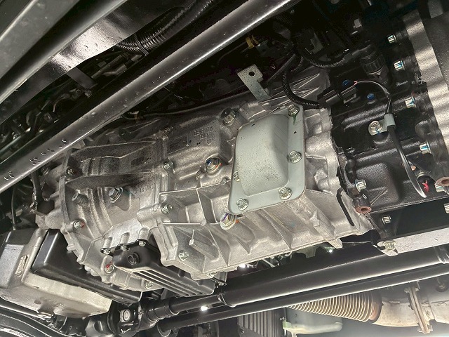 K-2172 2RG-BG740G R4 三菱ふそう ローザ マイクロバス 4×4 四輪駆動 フルタイム 4WD 28人 リクライニング 自動扉 自動ステップ オートスイングドア リアトランク ボトルクーラー デュオニック AT セミオートマ 小型 中型 送迎バス 観光バス(73枚目)