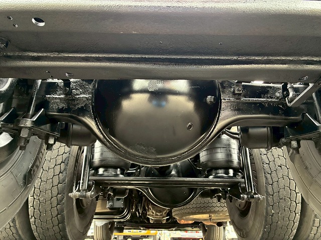 K-2111 2DG-SS1EKGG  検切れナンバー付き H30 日野 プロフィア トラクターヘッド ワンオーナー ハイルーフ 6×4 3軸2デフ 後輪エアサス 永久磁石式リターダ 450馬力 7速MT マニュアル 10t 53t 大型 牽引 2デフヘッド ダブルデフ（74枚目）