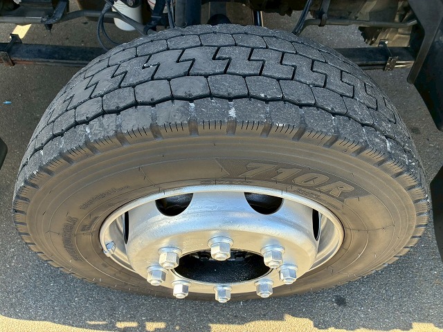 2122 2PG-CG5CA  H29 UDトラックス クオン アルミウイング ハイルーフ 8×4 4軸低床2デフ 後輪エアサス 日本トレクス エスコットⅥ AT 390馬力 10t 25t 大型 バン 箱車（74枚目）