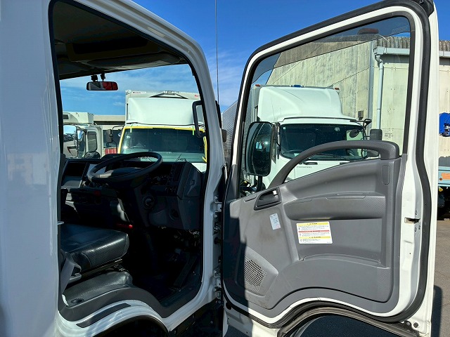 2133 2RG-NMR88R 保証対象車両 R3 いすゞ エルフ 4段クレーン ハイキャブ ショート 10尺ボディ 3トン積載 古河ユニック UNIC ラジコン フックイン 150馬力 6速 MT マニュアル 3t 7t 小型 ユニック車 カーゴクレーン(75枚目)