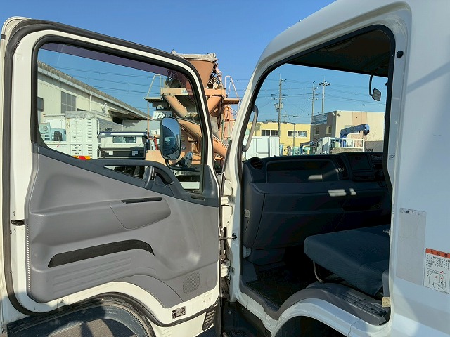 2170 TKG-FEB80 H26 三菱ふそう キャンター 4段クレーン 古河ユニック UNIC ワイド 超ロング ラジコン フックイン 175馬力 5速 MT マニュアル 3.5t 7.5t 小型 カーゴクレーン(72枚目)