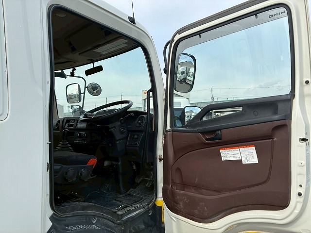 K-2117 2KG-FE2ABA  保証対象車両 H30 日野 増トンレンジャー 4段クレーン ワンオーナー フルキャブ/ベッド付き 古河ユニック UNIC 2.93t ラジコン フックイン 角足アウトリガー ジャッキ 240馬力 6速 MT マニュアル 7t 8t 14t 中型 大型 カーゴクレーン（76枚目）