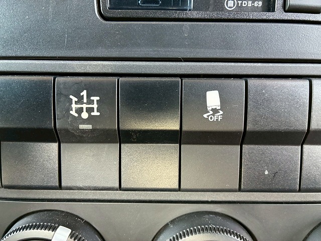 K-2148 2KG-FK62FZ 保証対象車両 R5 三菱ふそう 増トンファイター 4段セルフクレーン フルキャブ/ベッド付き 古河ユニック UNIC ラジコン フックイン ハイジャッキ ロングジャッキ アルミブロック 240馬力 6速 MT マニュアル 7.5t 14t 中型 大型 回送車 重機運搬車(75枚目)