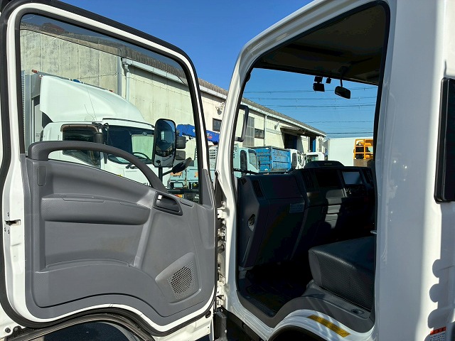 2133 2RG-NMR88R 保証対象車両 R3 いすゞ エルフ 4段クレーン ハイキャブ ショート 10尺ボディ 3トン積載 古河ユニック UNIC ラジコン フックイン 150馬力 6速 MT マニュアル 3t 7t 小型 ユニック車 カーゴクレーン(76枚目)