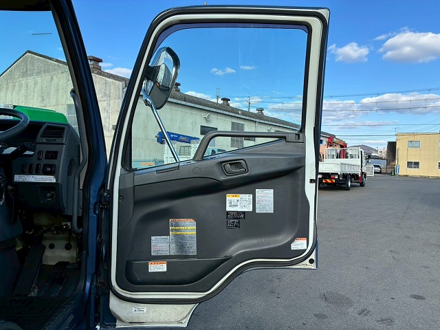 2159 QKG-FK72FZ 保証対象車両 車検付 令和8年12月迄 H27 三菱ふそう 増トンファイター コンクリートミキサー車 新明和工業 6.3立米 ショートキャブ/ベッドレス 240馬力 6速 MT マニュアル 8トン積載 8t 15t 中型 増トン コンクリ作業車(75枚目)