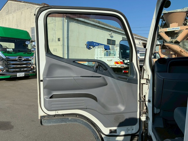 2170 TKG-FEB80 H26 三菱ふそう キャンター 4段クレーン 古河ユニック UNIC ワイド 超ロング ラジコン フックイン 175馬力 5速 MT マニュアル 3.5t 7.5t 小型 カーゴクレーン(73枚目)