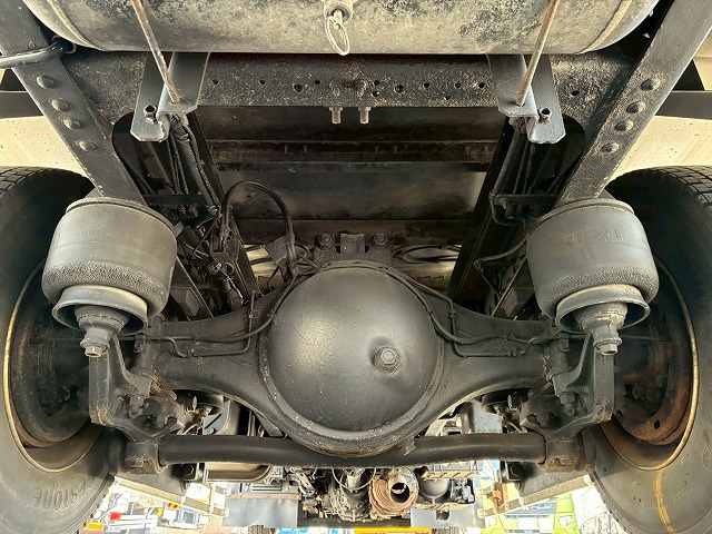 2179 TKG-FRR90T2  車検付 令和8年10月迄 H27 いすゞ フォワード アルミウイング フルキャブ/ベッド付き 6200 フルワイド 後輪エアサス 日本フルハーフ 240馬力 6速マニュアル MT 4t 8t 中型 バン 箱車（76枚目）