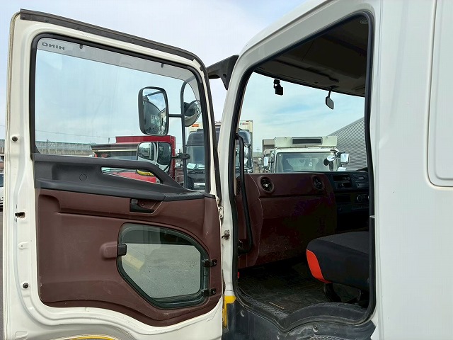 K-2117 2KG-FE2ABA  保証対象車両 H30 日野 増トンレンジャー 4段クレーン ワンオーナー フルキャブ/ベッド付き 古河ユニック UNIC 2.93t ラジコン フックイン 角足アウトリガー ジャッキ 240馬力 6速 MT マニュアル 7t 8t 14t 中型 大型 カーゴクレーン（78枚目）