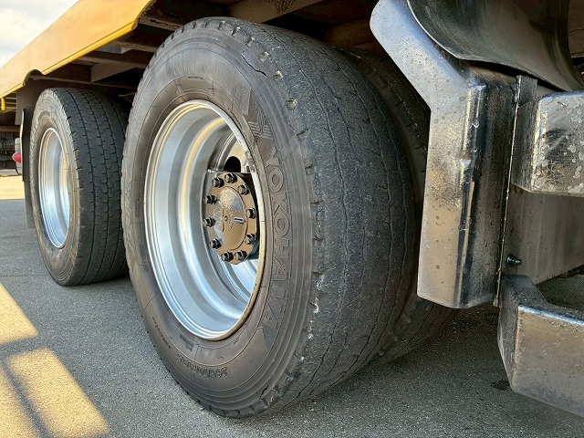 2102 KL-CG55K  車検付 令和8年8月迄 H16 日産ディーゼル UDトラックス ビッグサム セーフティローダー 8×4 4軸低床2デフ リーフサスペンション 花見台 ウインチ ラジコン 400馬力 RH8 V8型 生エンジン 7速 MT マニュアル 10t 25t 大型 セルフ 重機運搬車 回送車（77枚目）