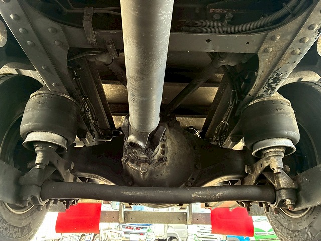 2146 TKG-FD7JKAG  H24 日野 レンジャー 冷蔵冷凍車 フルキャブ/ベッド付き 後輪エアサス 東芝 TOSHIBAキャリア -30℃低温設定 スタンバイ装置 キーストンフロア ジョロダーレール 6速 MT マニュアル 4t 8t 中型 冷凍バン チルド（76枚目）