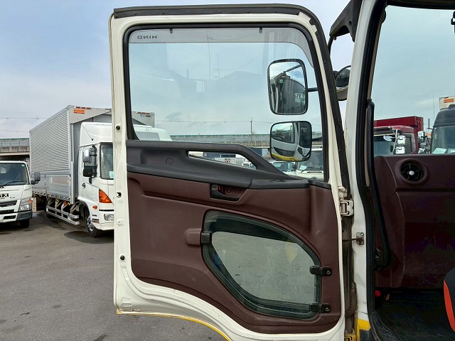 K-2117 2KG-FE2ABA  保証対象車両 H30 日野 増トンレンジャー 4段クレーン ワンオーナー フルキャブ/ベッド付き 古河ユニック UNIC 2.93t ラジコン フックイン 角足アウトリガー ジャッキ 240馬力 6速 MT マニュアル 7t 8t 14t 中型 大型 カーゴクレーン（79枚目）