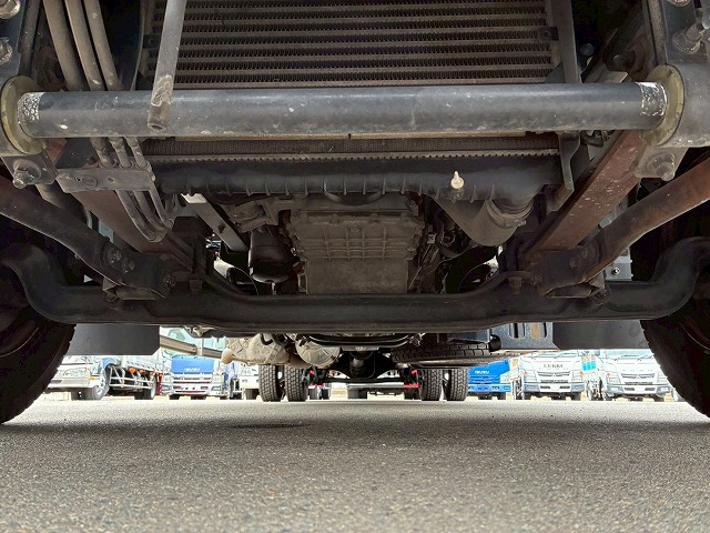 2100 2PG-FD2ABG ☆★ハイルーフ!★後輪エアサス!★☆ ◆6200×フルワイド!◆内高:242cm!◆ ◎2.7トン積載!◎240馬力!◎6速MT!◎ 成約! 神奈川県(77枚目)