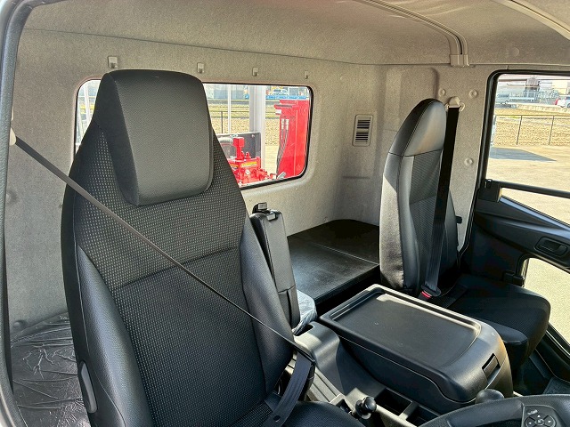 K-2148 2KG-FK62FZ 保証対象車両 R5 三菱ふそう 増トンファイター 4段セルフクレーン フルキャブ/ベッド付き 古河ユニック UNIC ラジコン フックイン ハイジャッキ ロングジャッキ アルミブロック 240馬力 6速 MT マニュアル 7.5t 14t 中型 大型 回送車 重機運搬車(78枚目)